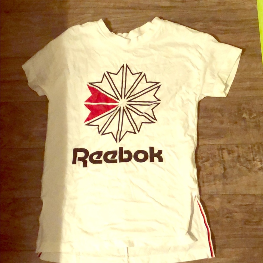 Reebok women short sleeved top size small.